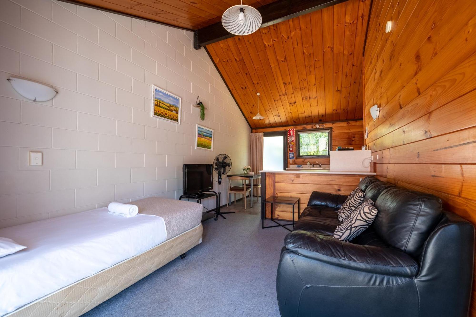 Orewa Motor Lodge Exterior photo